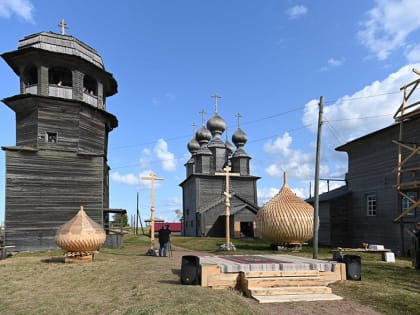 СВЯТЕЙШИЙ ПАТРИАРХ КИРИЛЛ ОСМОТРЕЛ ДЕРЕВЯННЫЕ ХРАМЫ В ДЕРЕВНЯХ ВОРЗОГОРЫ И ПОДПОРОЖЬЕ АРХАНГЕЛЬСКОЙ ОБЛАСТИ