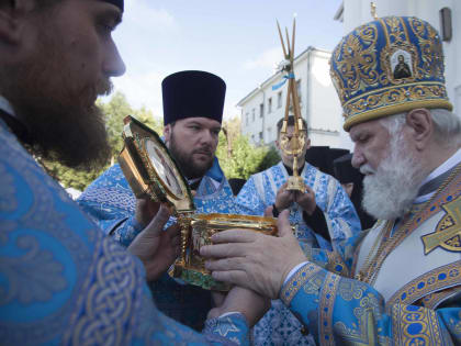 В ЯРОСЛАВЛЕ ВСТРЕТИЛИ КОВЧЕГ С МОЩАМИ ПРЕПОДОБНОГО СЕРГИЯ