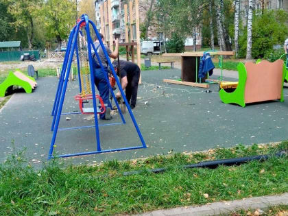 На Пятерке новый детский городок пришлось демонтировать