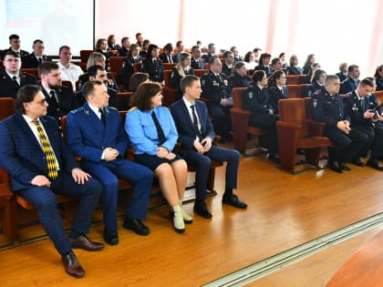 В Ярославле поздравили работников Северного линейного управления МВД России на транспорте