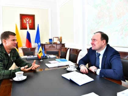 Актер Роман Курцын решил благоустроить пустырь в ярославских Очапках