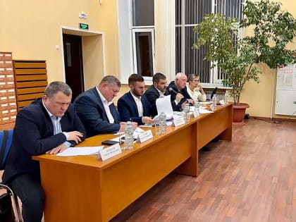 О площади, дворце и насосных станциях