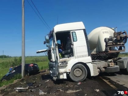 Подробности тройного столкновения автомобилей в Ярославле