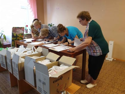 В УГЛИЧ ПРИВЕЗЛИ ПОМОЩЬ БЕЖЕНЦАМ