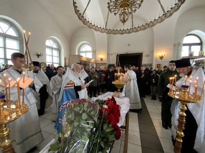 МИТРОПОЛИТ ВАДИМ СОВЕРШИЛ ОТПЕВАНИЕ ВОИНА ИОАННА