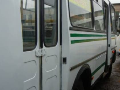 В Ярославле автобус зажал дверью ногу ребёнка и поехал: у мальчика травмы