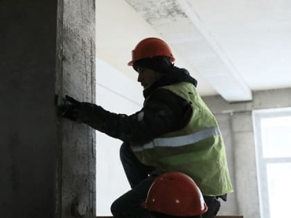 Суперсовременную школу в Дзержинском районе Ярославля построили уже на 60%
