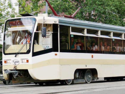 В Ярославле семилетнего ребенка зажало дверью трамвая