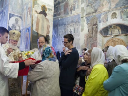 ПРАЗДНИК ПРЕОБРАЖЕНИЯ ГОСПОДНЯ В СПАСО-ПРЕОБРАЖЕНСКОМ МОНАСТЫРЕ ЯРОСЛАВЛЯ