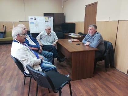 Андрей Щенников рассказал жителям Кармановского о планах развития поселка