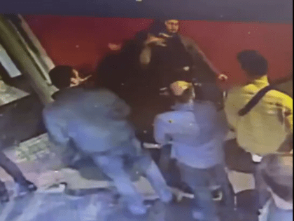 Полицейские задержали подозреваемого в избиении охранника бара в Ярославле