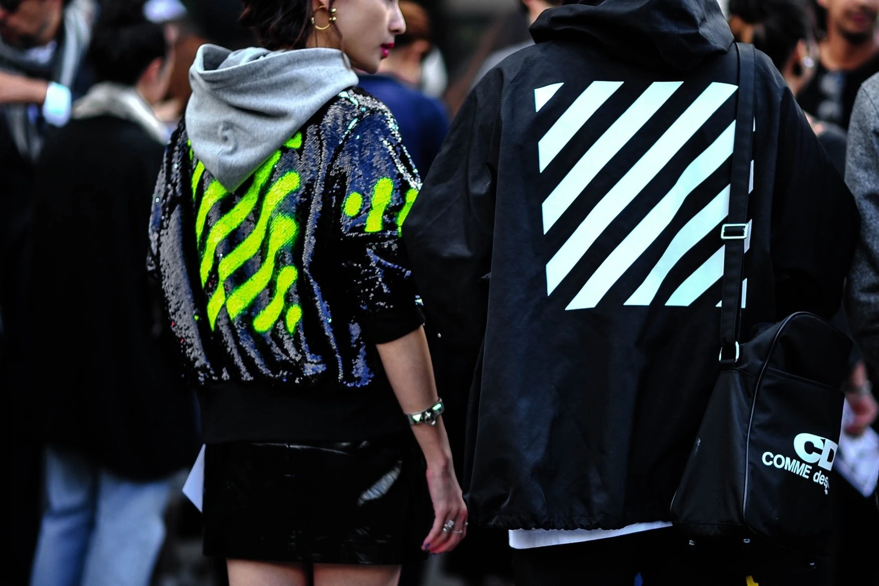Off-White — từ industrial belt đến sneaker, tất cả đều trở thành biểu tượng streetwear 2