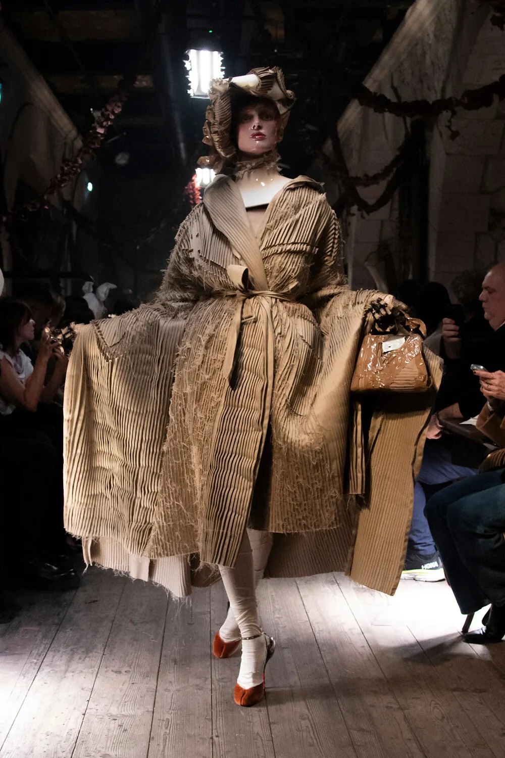 John Galliano — Creative Director Maison Margiela từ 2014, tiếp tục đẩy ranh giới của avant-garde luxury 4