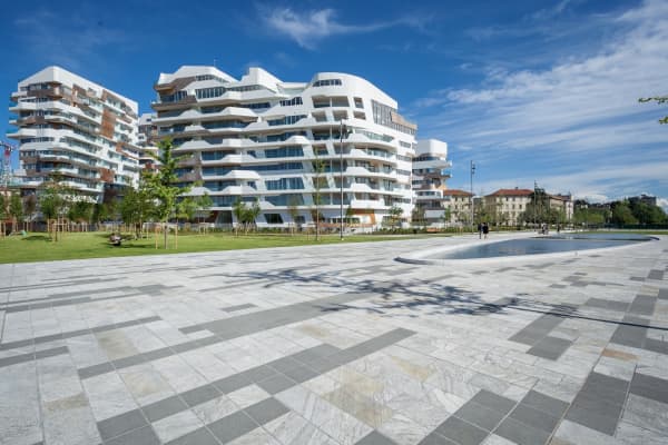 View of the pedestrian area in CityLife, promoting a safe ambiance and creating a biophilic residential area.