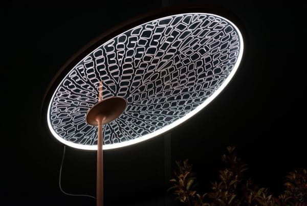 Lamp whose lighting surface reproduced the pattern of a leaf.