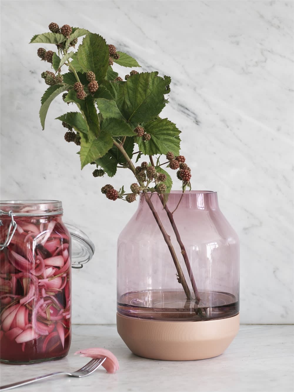 A modern glass vase with wooden bottom.<span class="sr-only"> (opened in a new window/tab)</span>