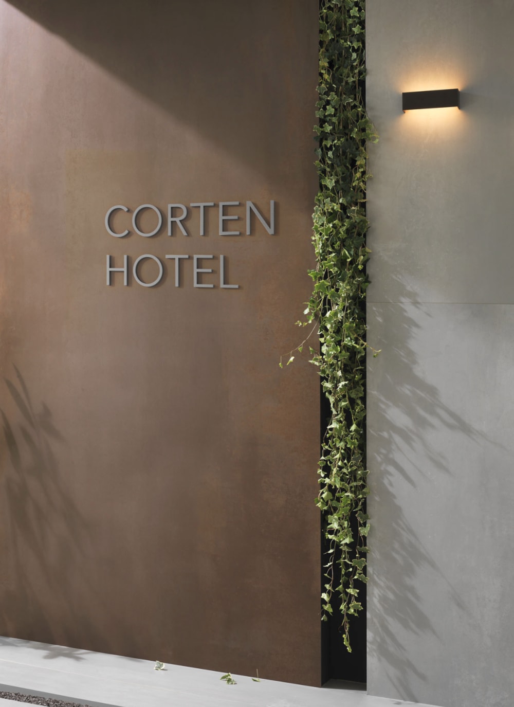 Draping ivy plant highlighting a finish transition on a wall.<span class="sr-only"> (opened in a new window/tab)</span>