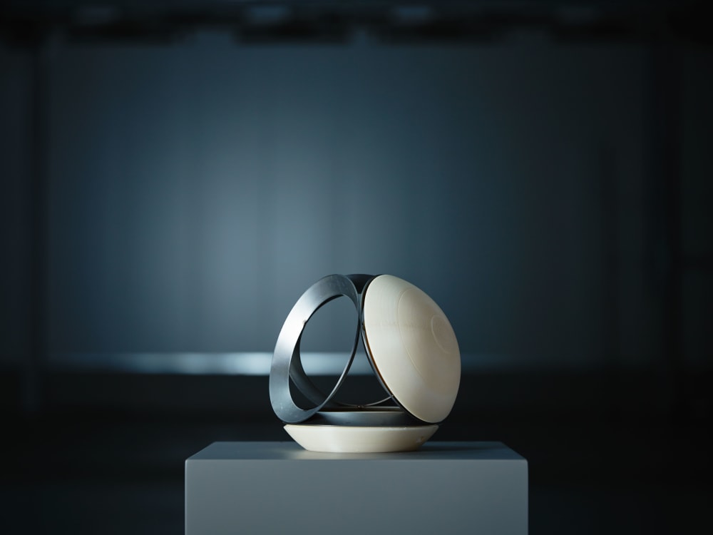 A sun powered table light from IKEA's SAMMANLÄNKAD collection.<span class="sr-only"> (opened in a new window/tab)</span>