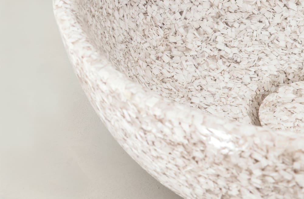 Close-up view of the wood chips textures.<span class="sr-only"> (opened in a new window/tab)</span>