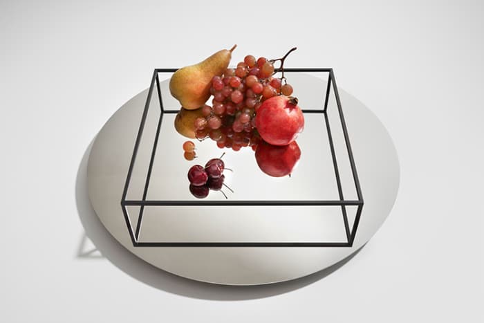 Surface+Border no.1, a minimalist tray by Danese Milano, where the handles are reflected on the bottom. Surface+Border no.1, a minimalist tray by Danese Milano, where the handles are reflected on the bottom.<span class="sr-only"> (opened in a new window/tab)</span>