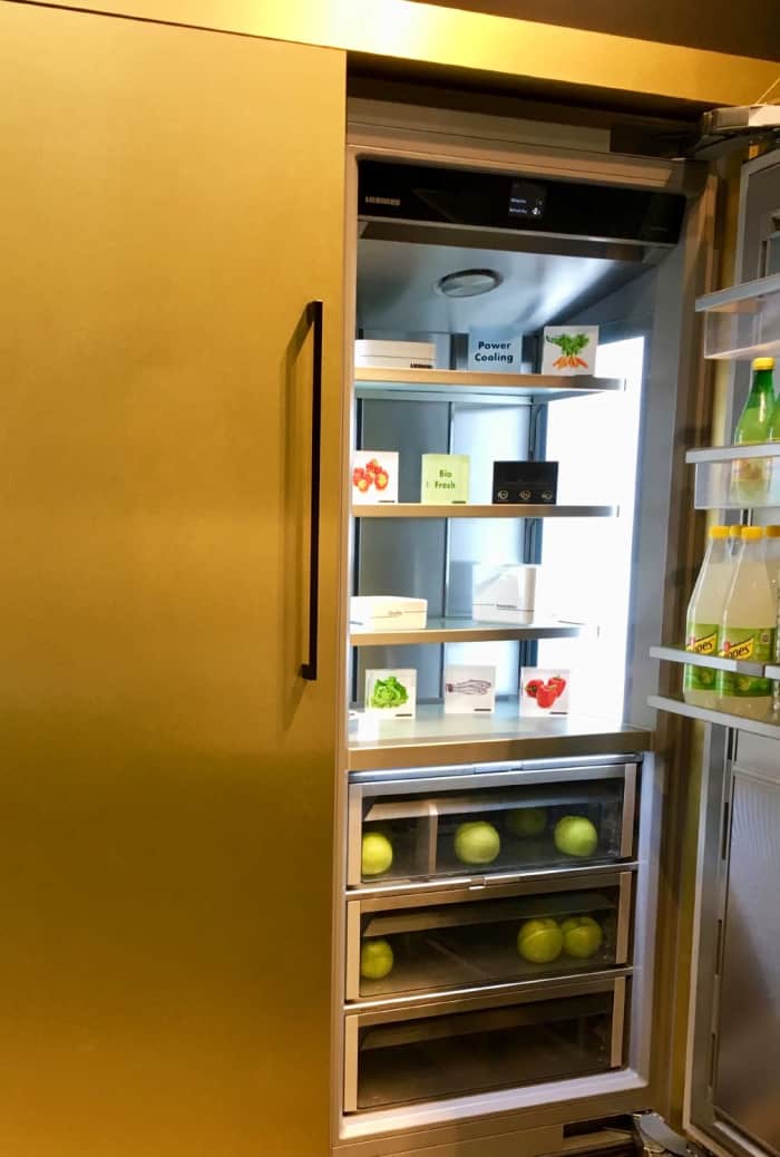 Gold kitchen trend. Gold fridge.