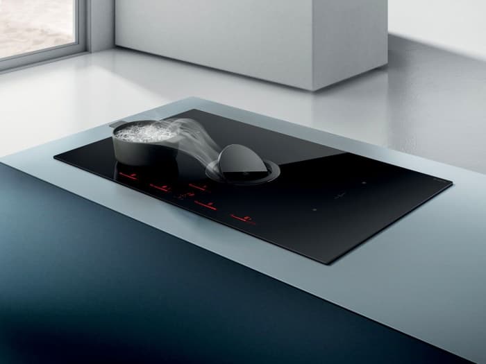 A hood that does not need to be raised. The ultimate solution for invisible open kitchens. Example 2.