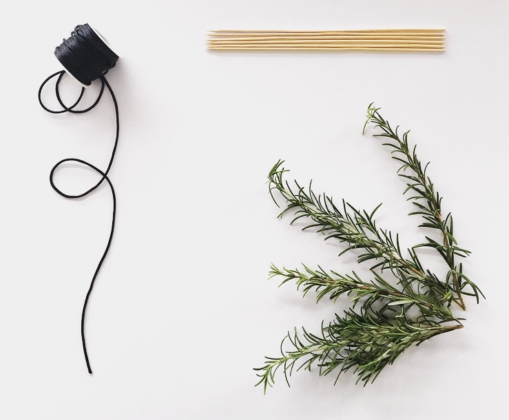 Flatlay of what is needed to make this DIY foliage minimal wreath.