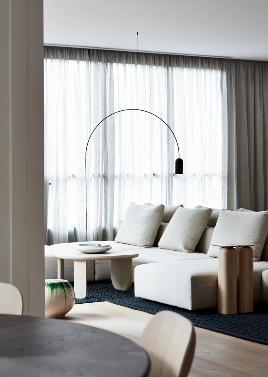 A relaxing minimal living room design, perfect place to enjoy a moment of calm and silence.