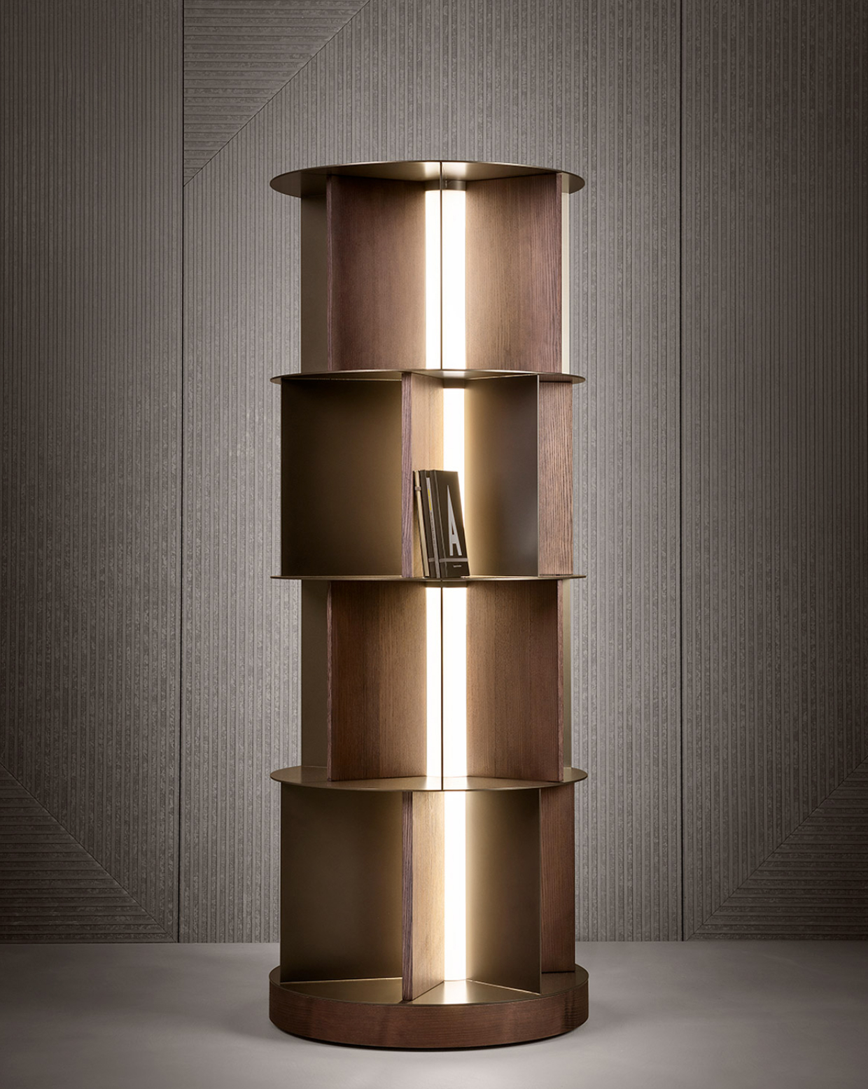 Light integrated in a bookshelf.