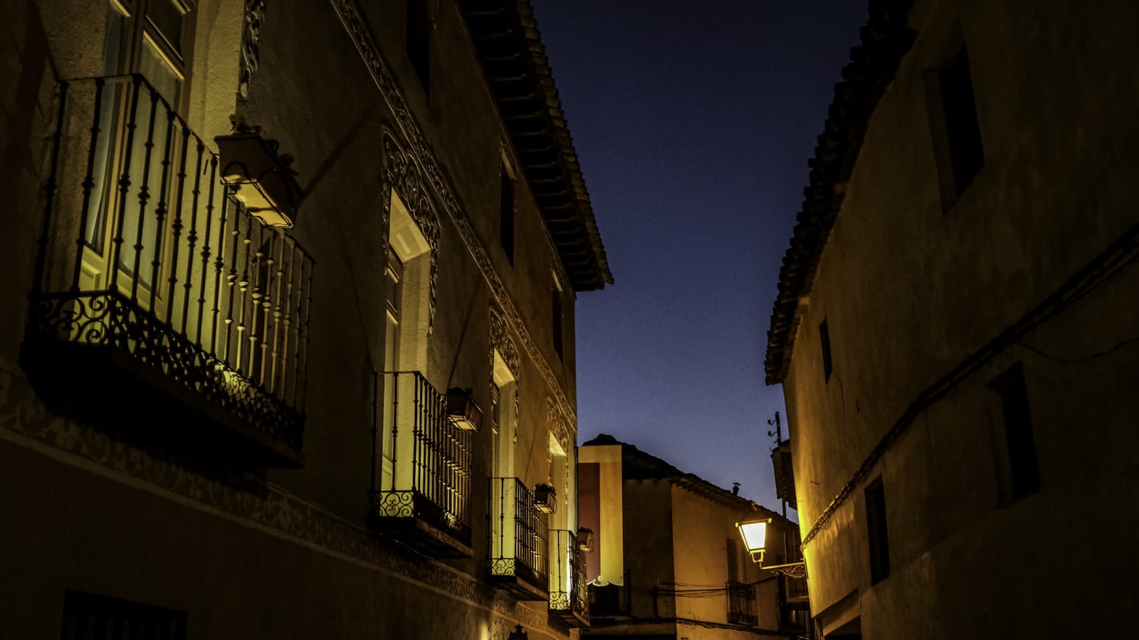 Portugal and Spain city chapters connected in a paced Iberian journey