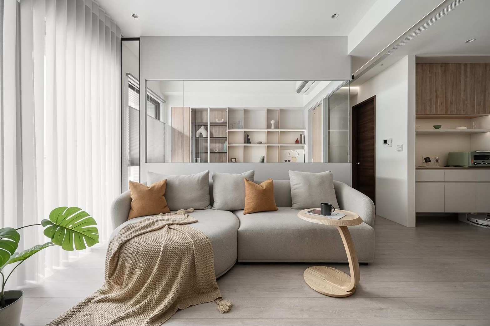 客廳穿越簾-直立柔紗簾