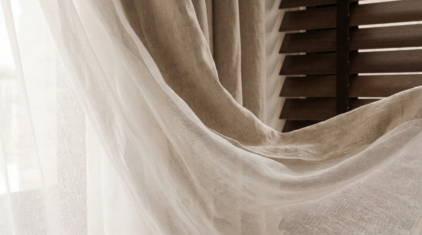 窗簾類型的本質:不只是遮光,而是空間性格的展現