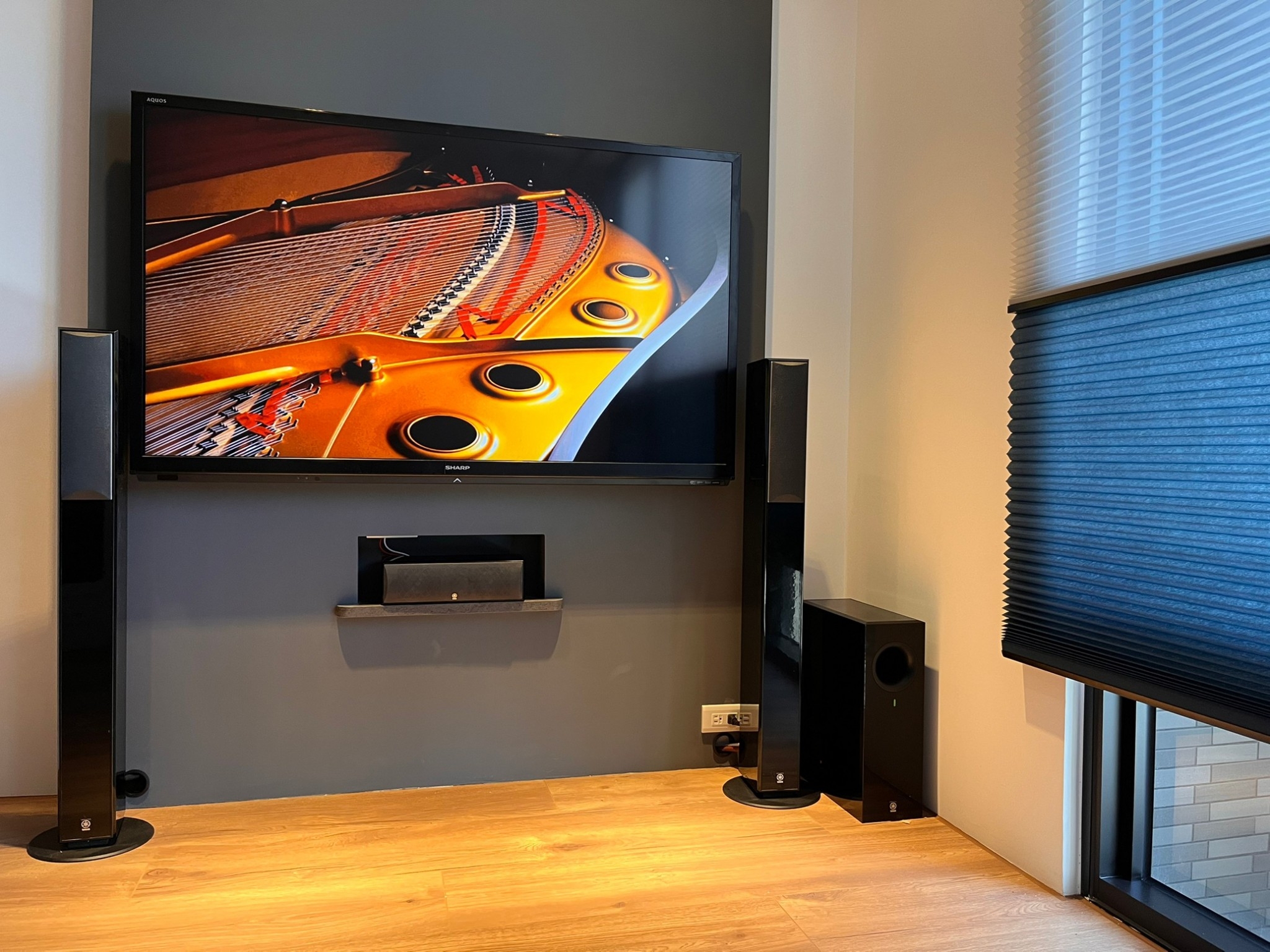 日夜風琴簾安裝實景，透光紗與遮光布自由切換