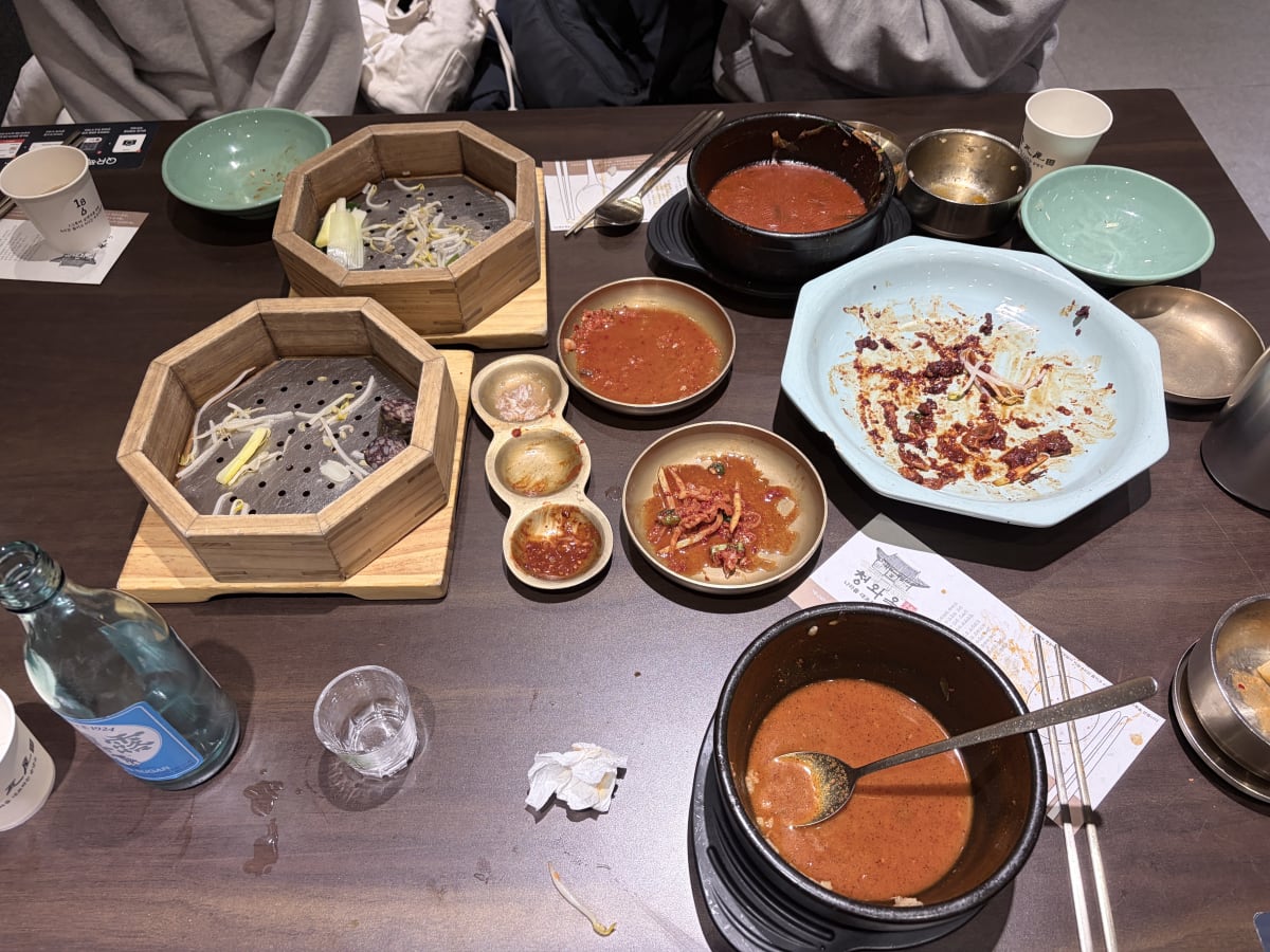 청와옥 순댓국 편백찜 완식 그릇