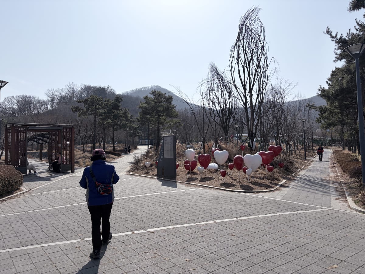 광명동굴 3주차장 주변 공원 풍경
