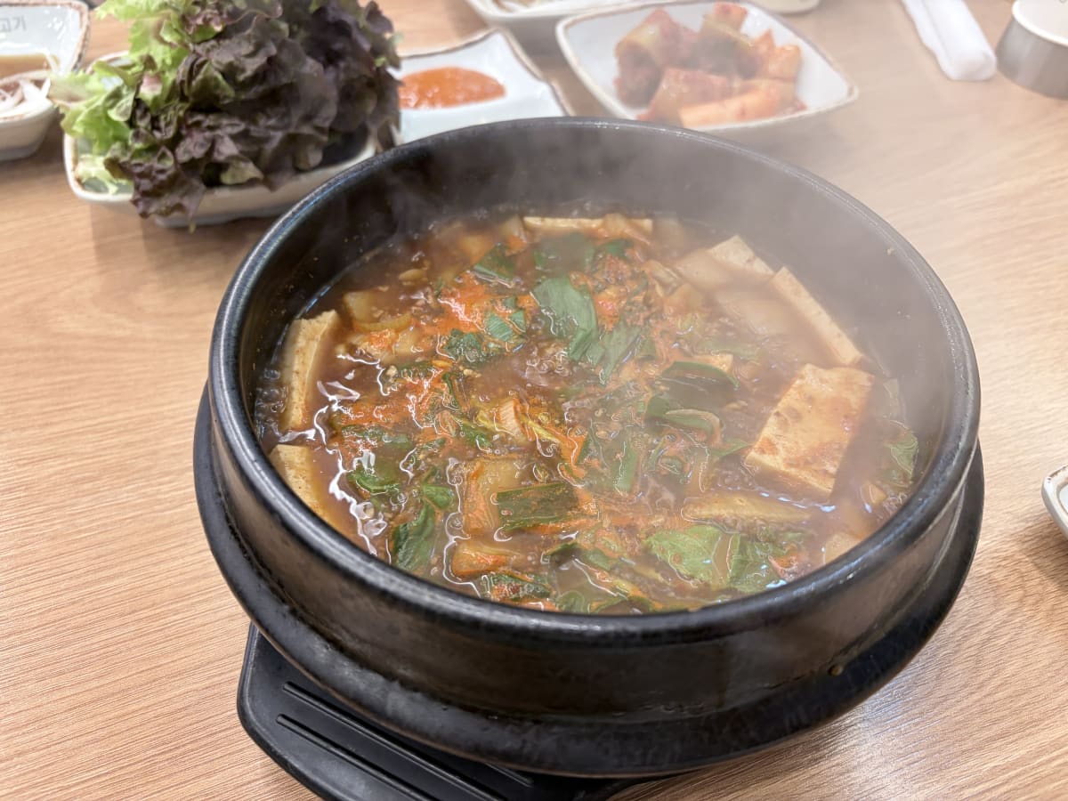 쌍문동뒷고기 된장찌개 뚝배기