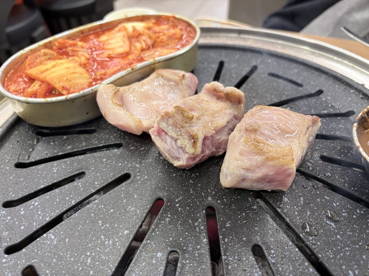 등심덧살 불판에 올린 직후