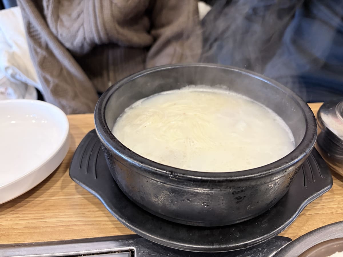 봉천설렁탕 설렁탕 뚝배기 뽀얀 국물