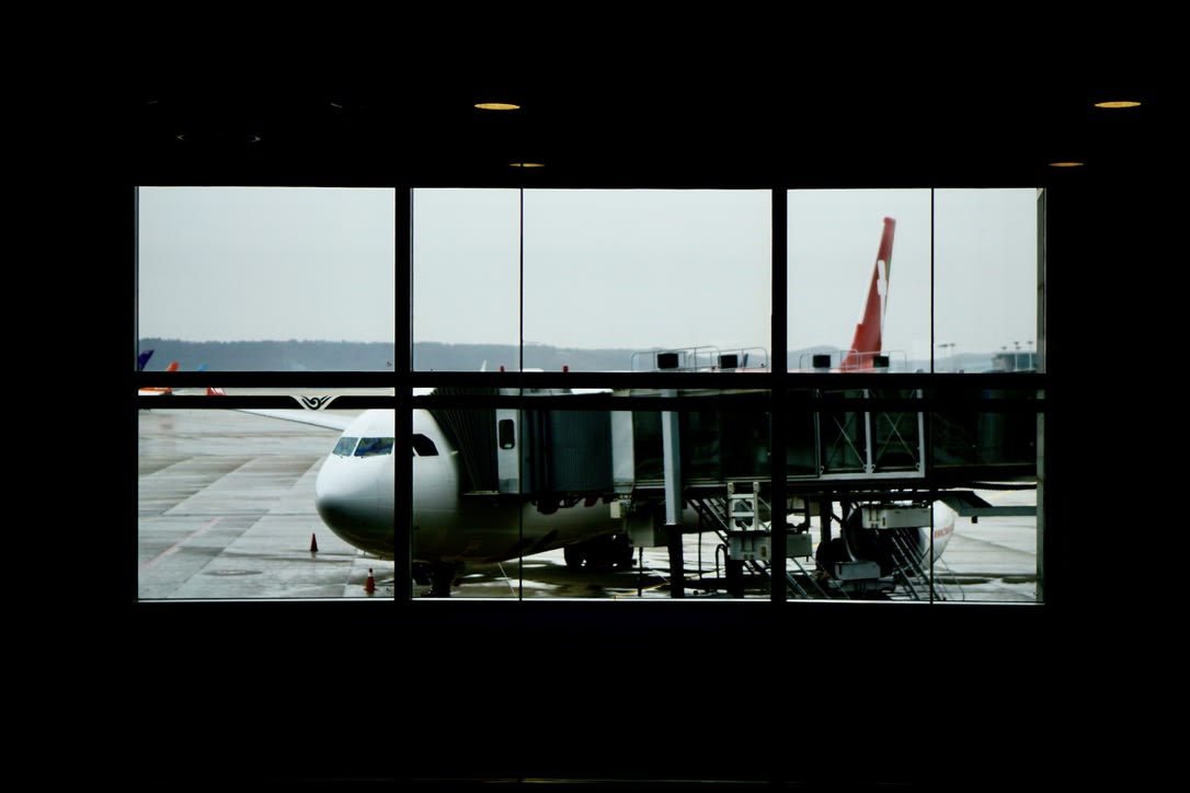 인천공항 탑승 게이트에서 바라본 비행기