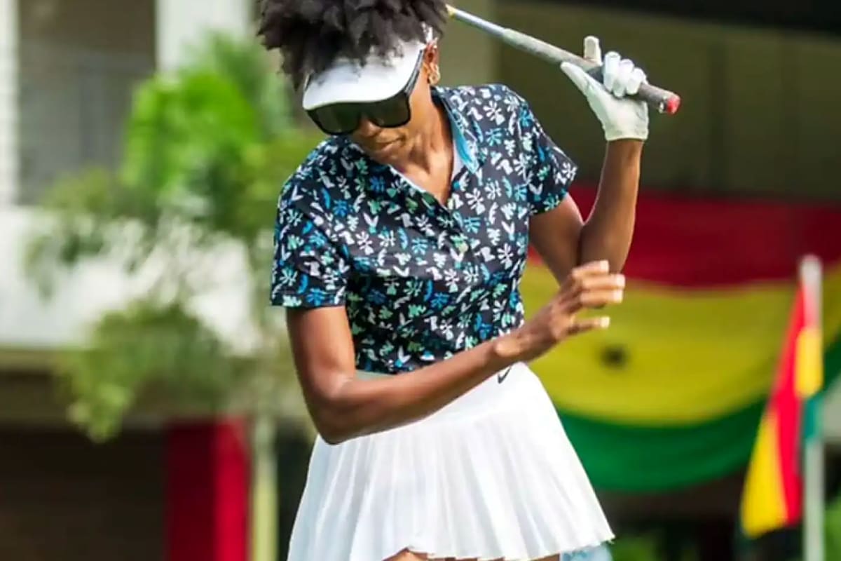 Accra: Golf Lesson with Optional Dinner and Transfers