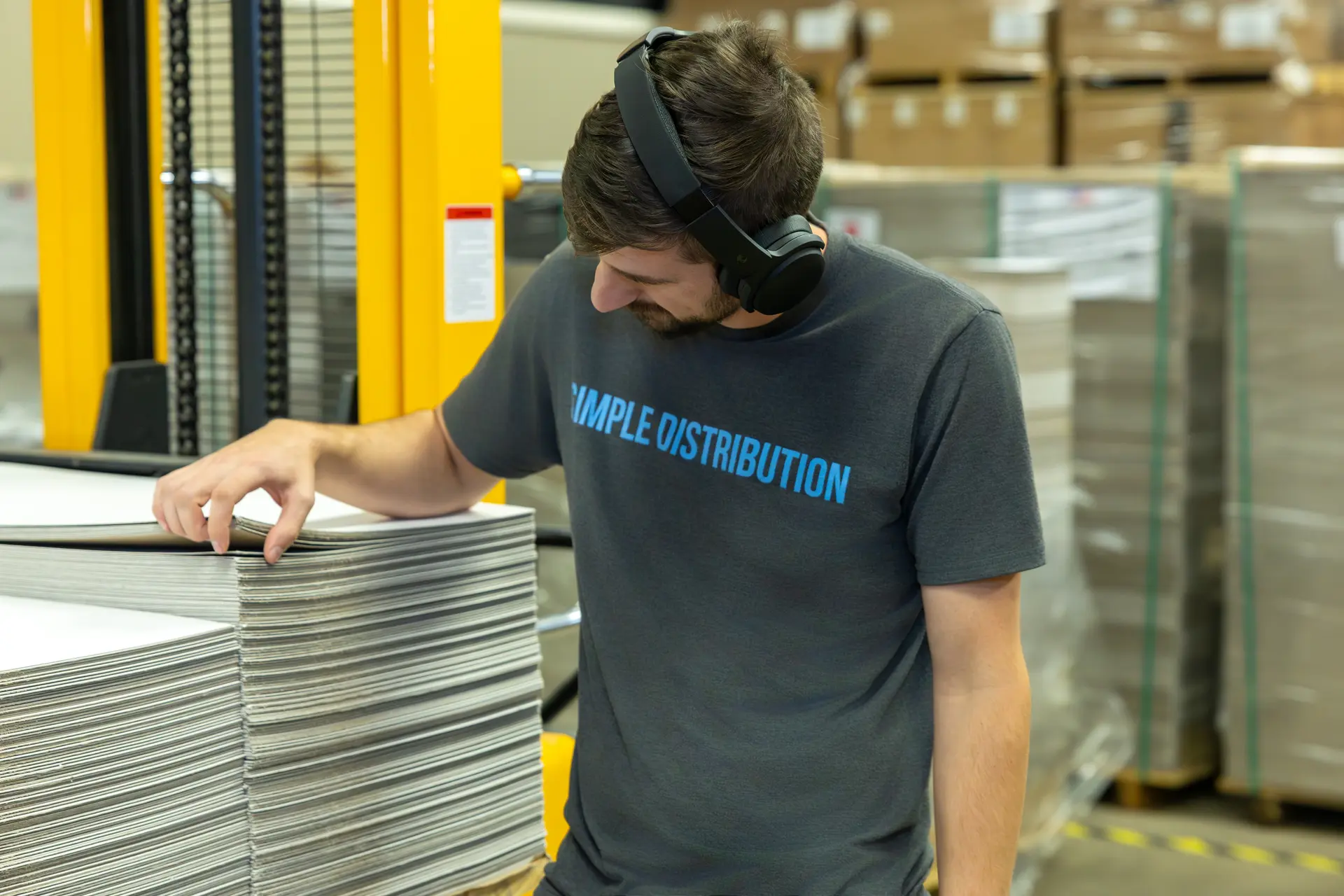 Simple Distribution warehouse and logistics services