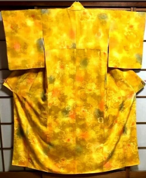 Аренда платья Яркое солнечное кимоно-томесоде из Японского шёлка в Москве — Прокат от Кет