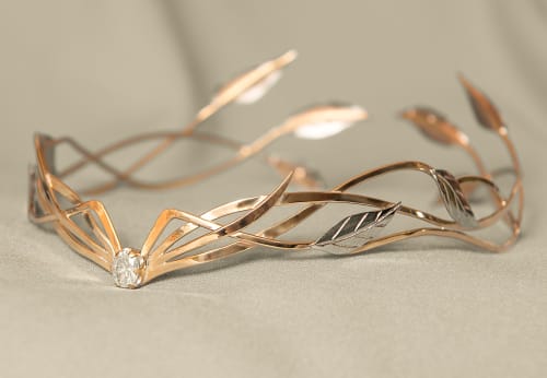 Аренда платья Диадема «Эльфийская с молочным камнем и серебряными листьями» в Москве — Прокат от Кет