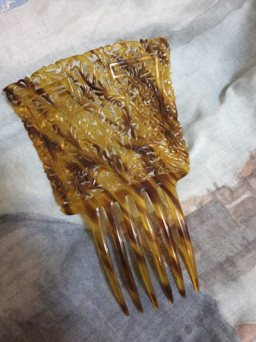 Аренда платья Янтарный гребень в Москве — Прокат от Кет