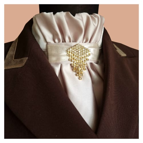 Аренда платья Спортивный «Галстук для верховой езды» в Москве — Прокат от Кет