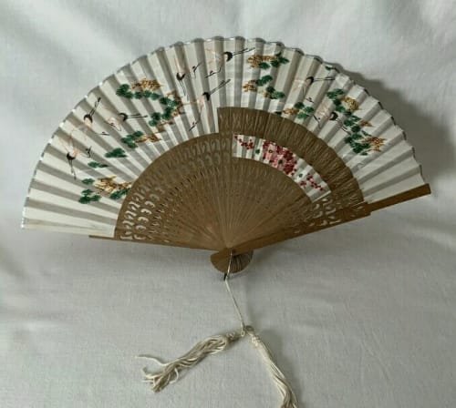 Аренда платья Винтажный веер, бумага, 35см в Москве — Прокат от Кет