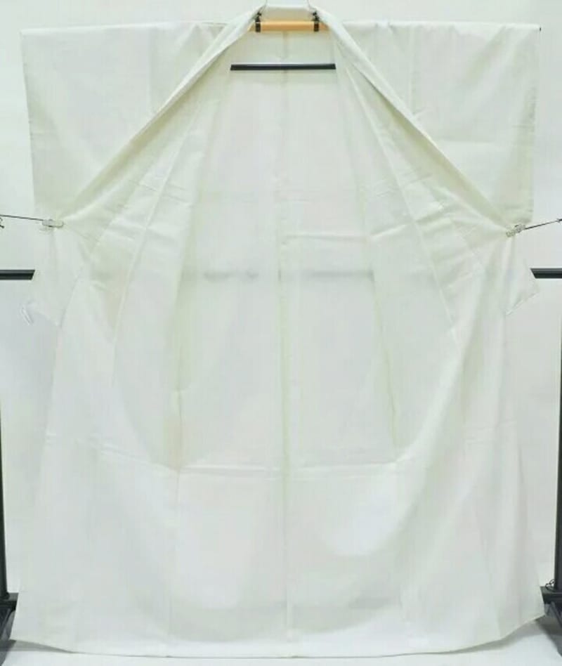 Однотонное белое винтажное кимоно из шёлка - фото 2