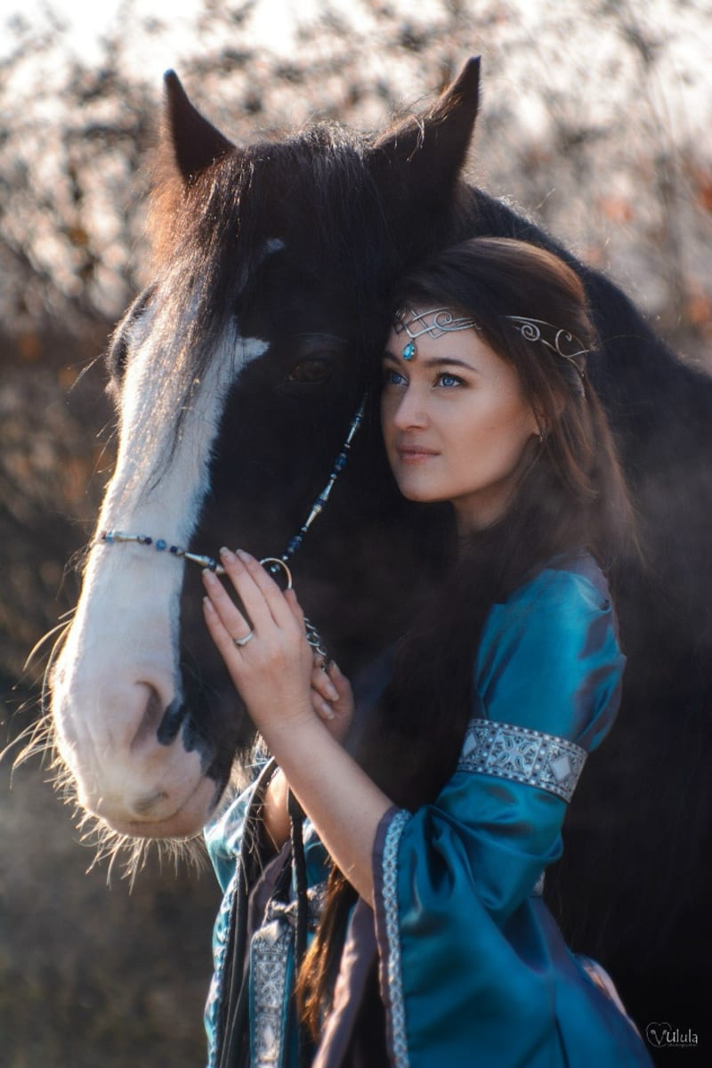 Диадема «С голубым подвесным камнем» - фото 3