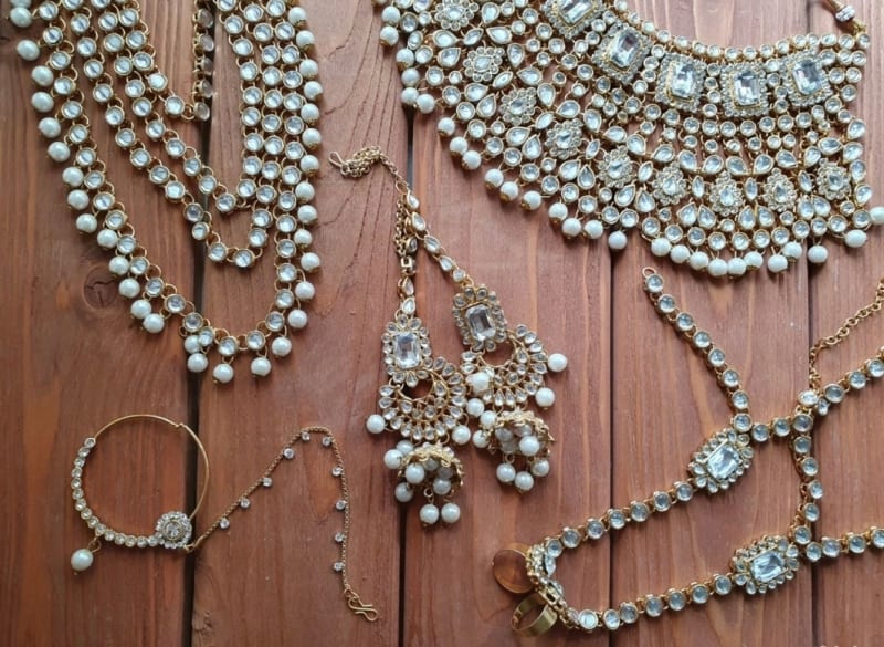 Большой сэт индийских украшений золотой металл+серебристые камни - фото 6