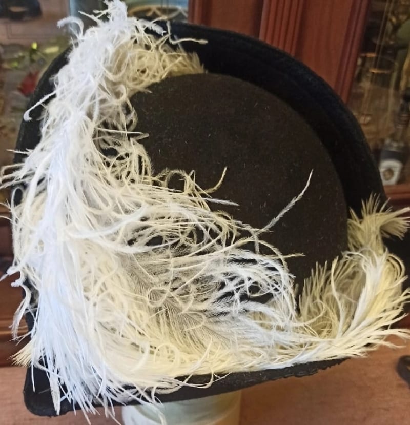 Винтажная шляпа с перьями - фото 2